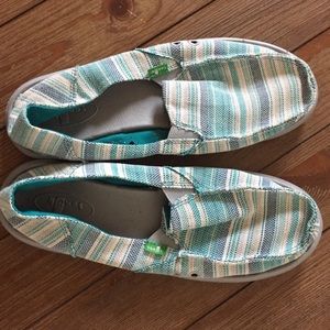 Blue and gray Sanuks Women’s Size 8